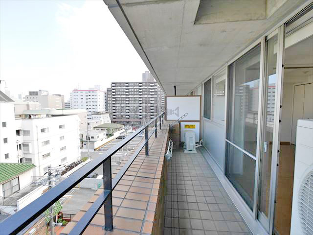 パレスコート小橋町 2LDK 58.62㎡のバルコニー