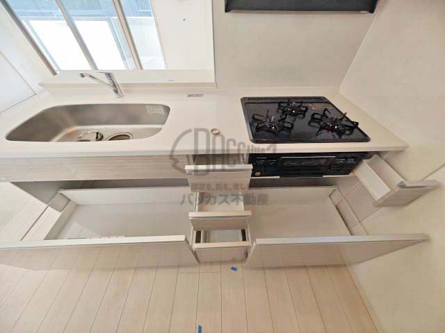 ハイケンスライフ真法院 Atype 2LDK 52.73㎡のキッチン収納