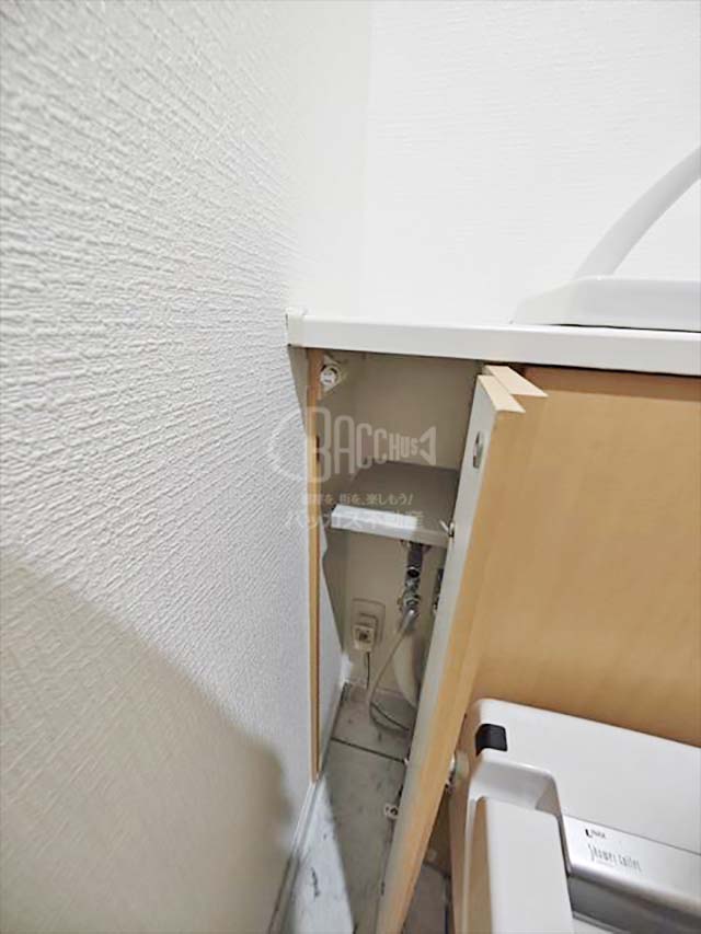 リーガル福島駅前 2LDK+WIC 63.61㎡のトイレ収納
