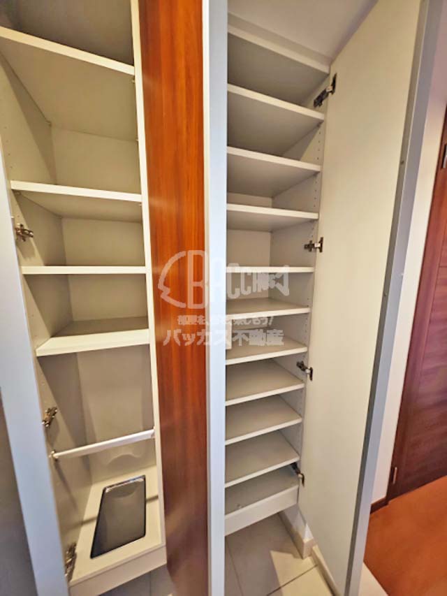 ローレルタワーサンクタス梅田 1LDK 40.82㎡のシューズボックス