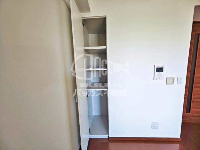 ローレルタワーサンクタス梅田 1LDK 40.82㎡の棚