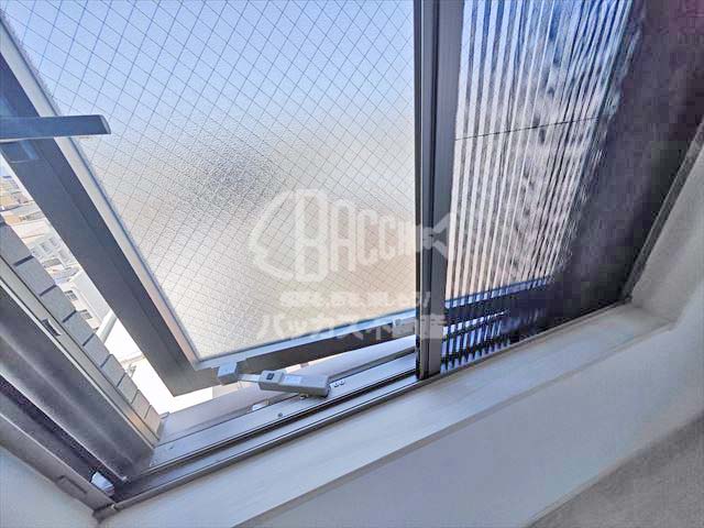 ディームス福島 A2type 1LDK 41.76㎡のリビングの窓